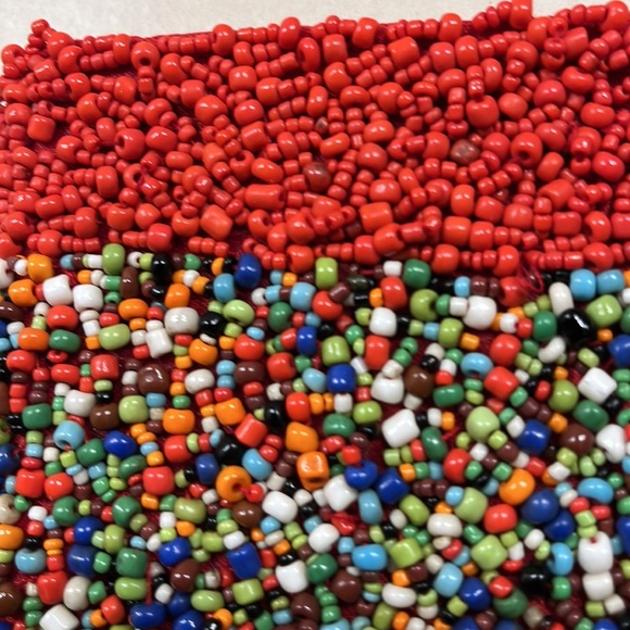 🟣 Beaded wristlet/ clutch colorful new with tag lined NWT - Picture 2 of 7